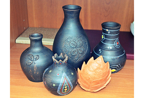 глиняные вазы